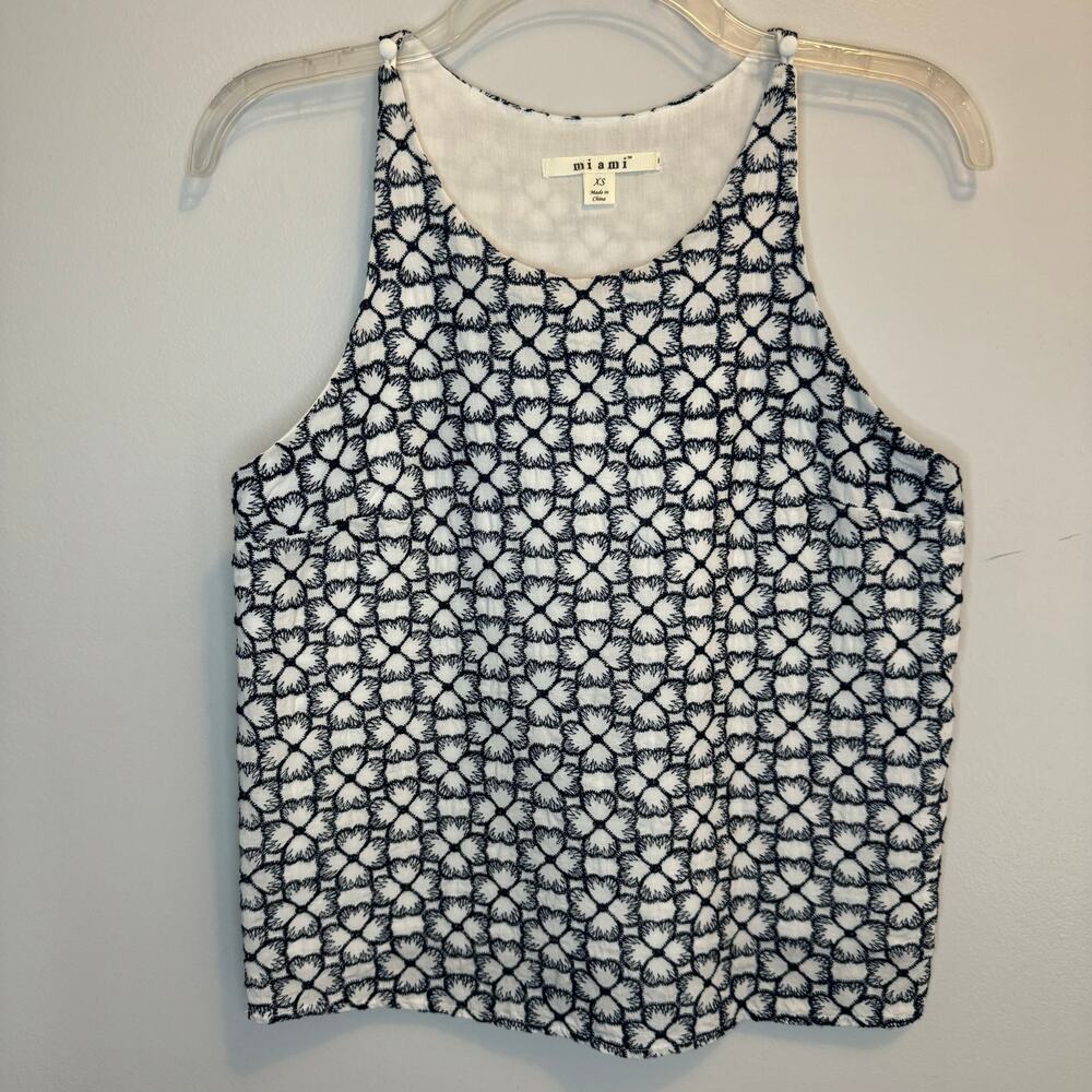 Mi Ami Francesca’s 100% Cotton Shell Embroidered tank size XS